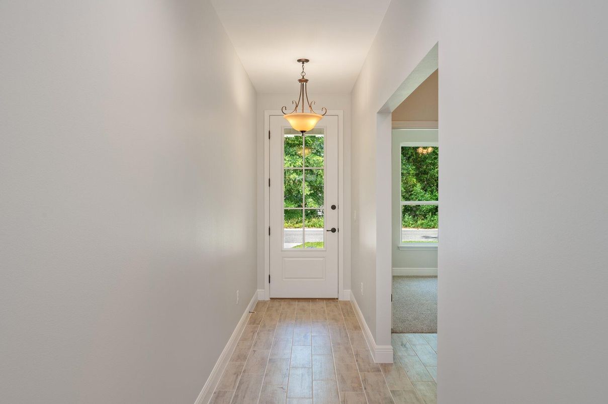 Interior, Pendant Lights, Wood Texture Flooring