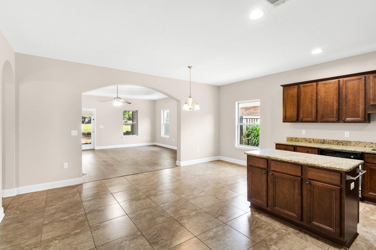 Empty room, Interior, Pendant Lights, Recessed Lighting