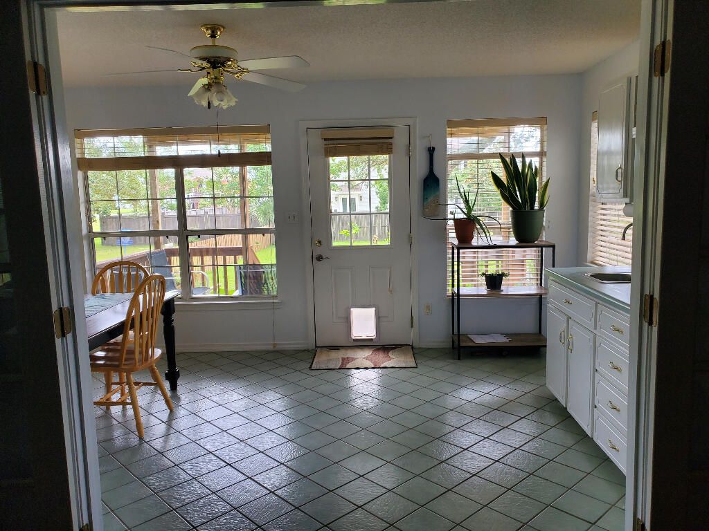 Dining room, Interior
