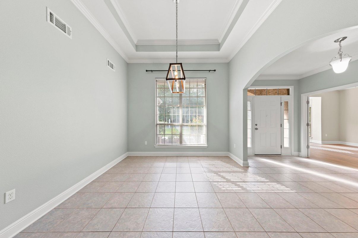 Empty room, Interior, Pendant Lights