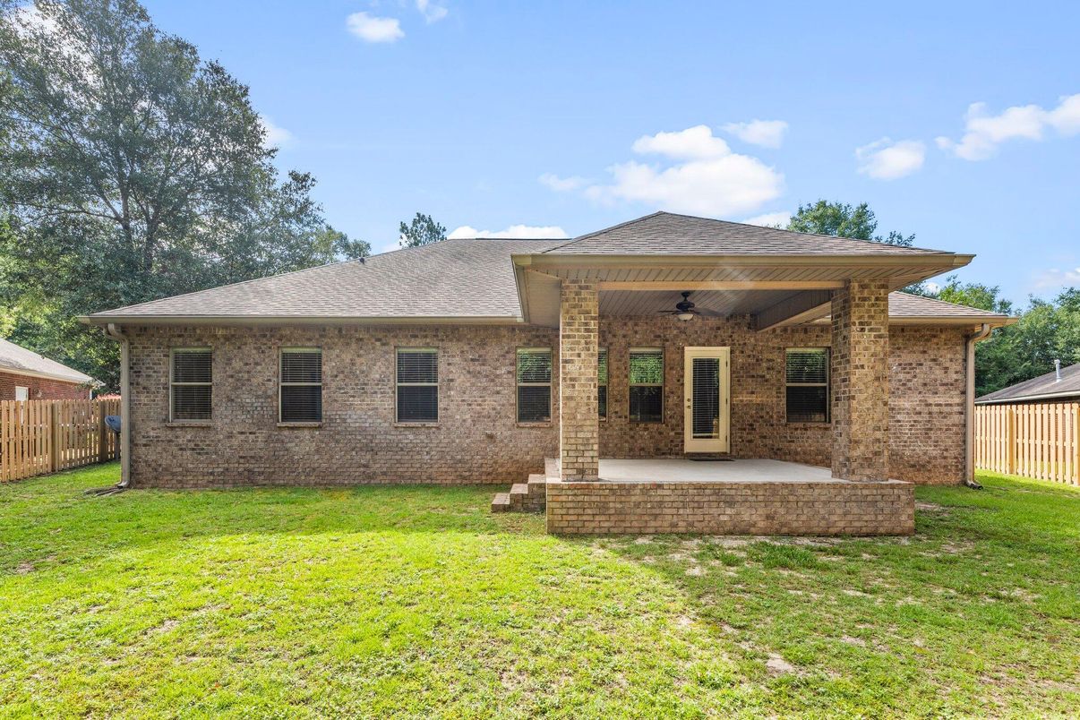 Backyard, Exterior, Facade, Brick Facade, Brick Traditional