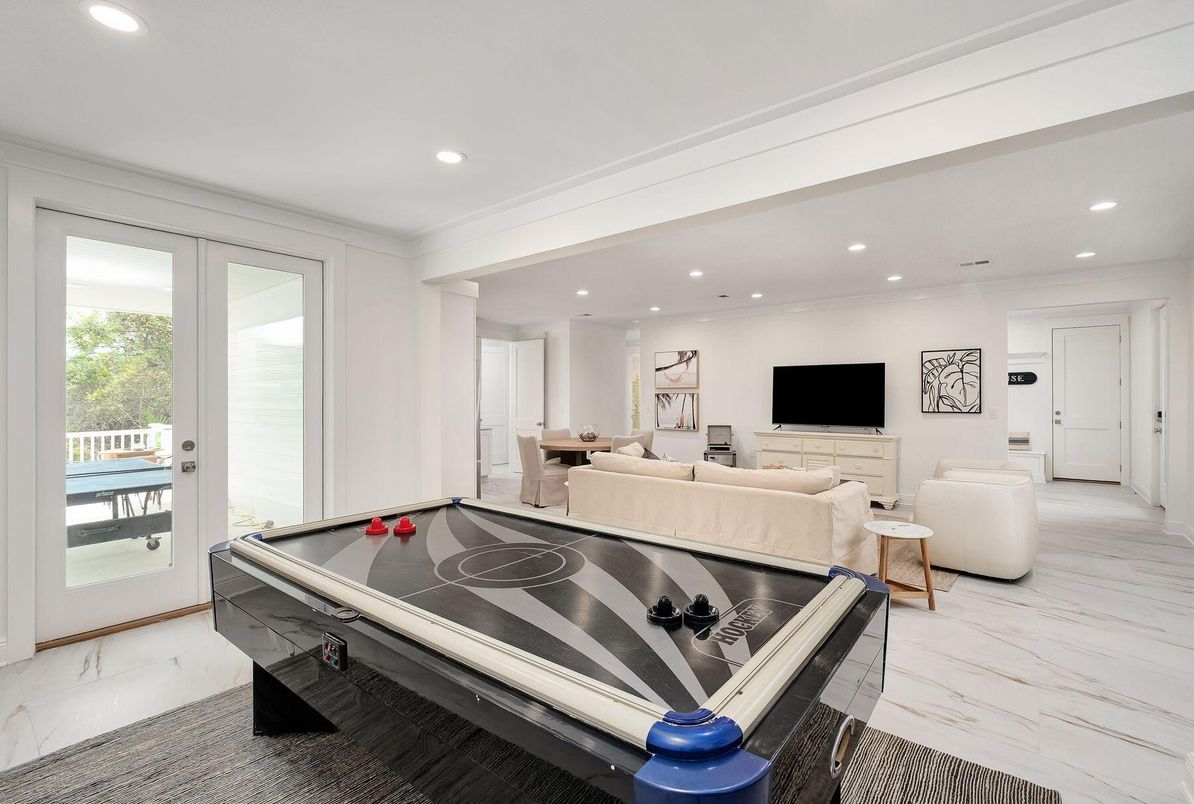 Billiard Table, Game Room, Interior, Living room, Marble, Recessed Lighting