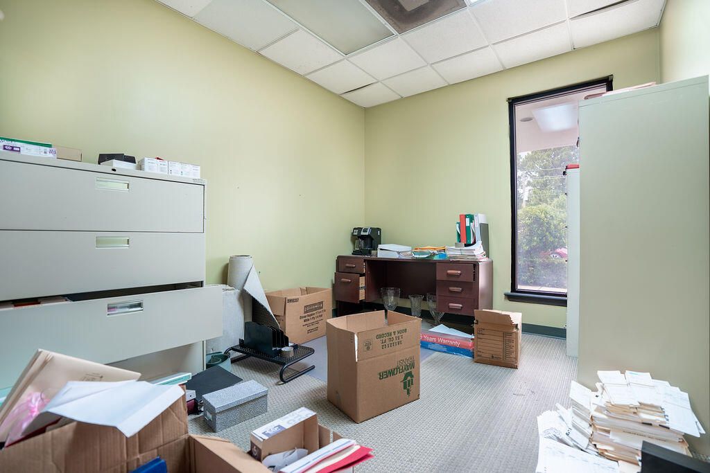 Home Office, Interior