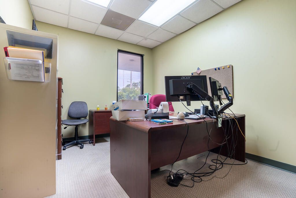 Home Office, Interior