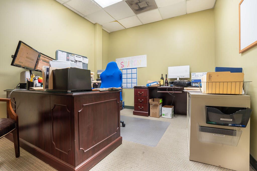 Home Office, Interior