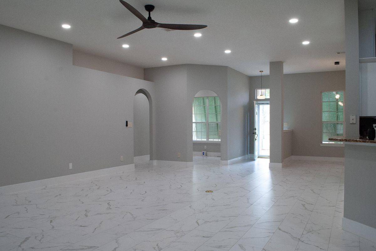 Empty room, Interior, Marble, Recessed Lighting