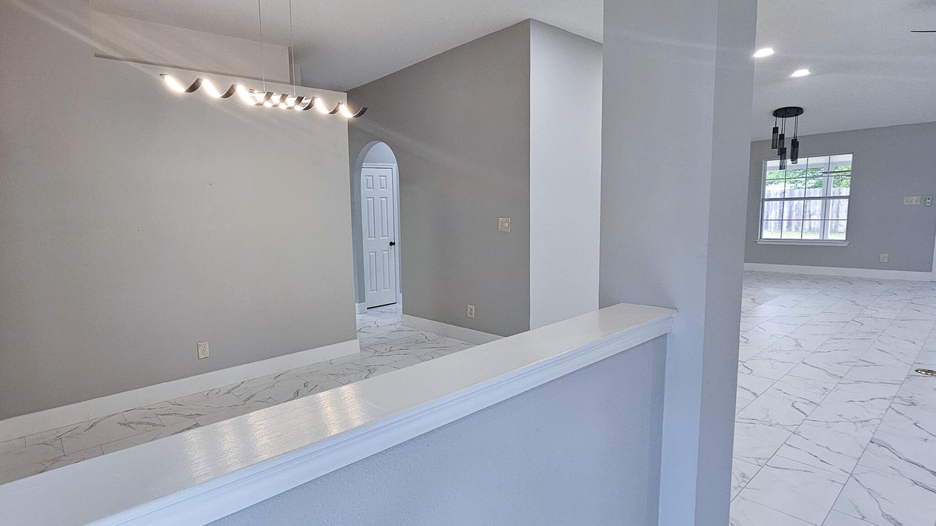 Empty room, Interior, Marble, Recessed Lighting