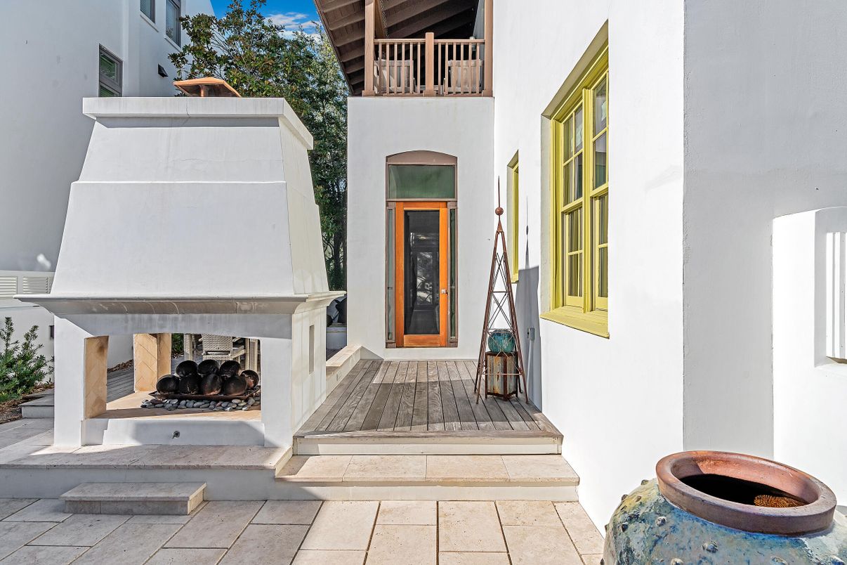 Exterior, Fireplace
