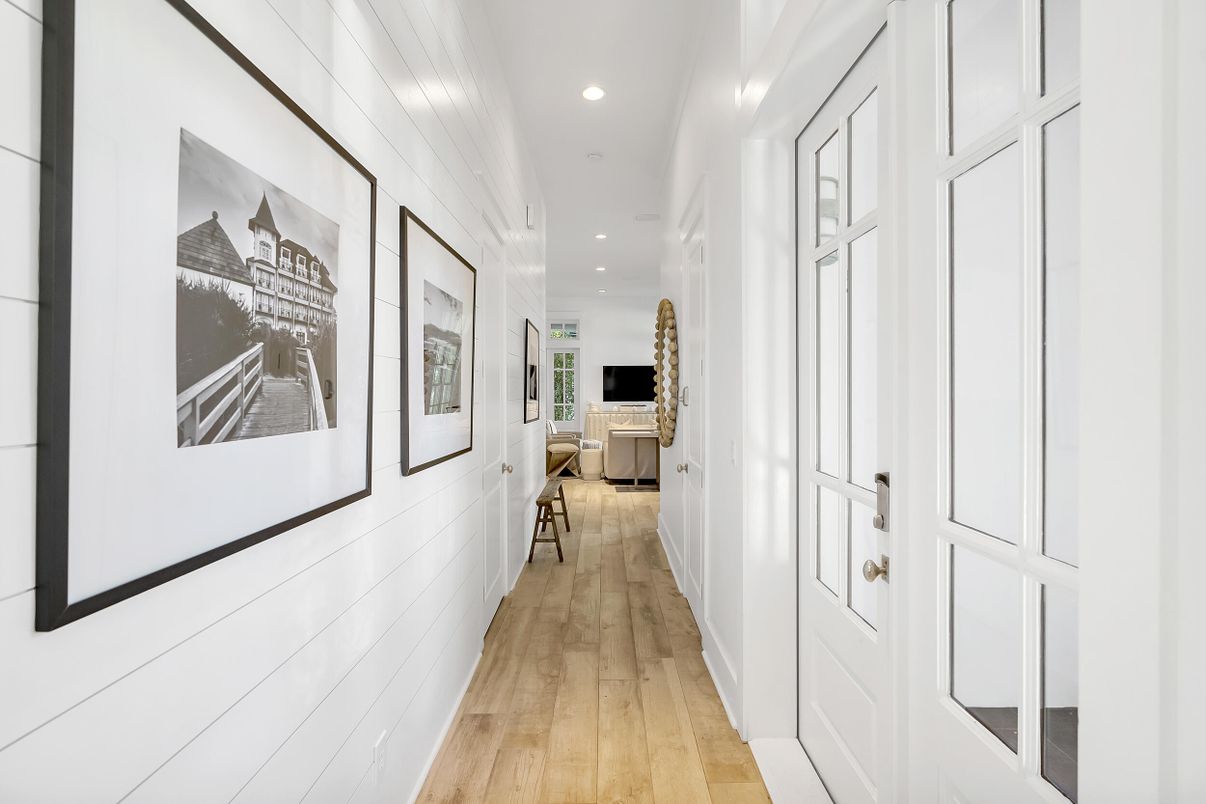 Interior, Recessed Lighting, Wood Texture Flooring