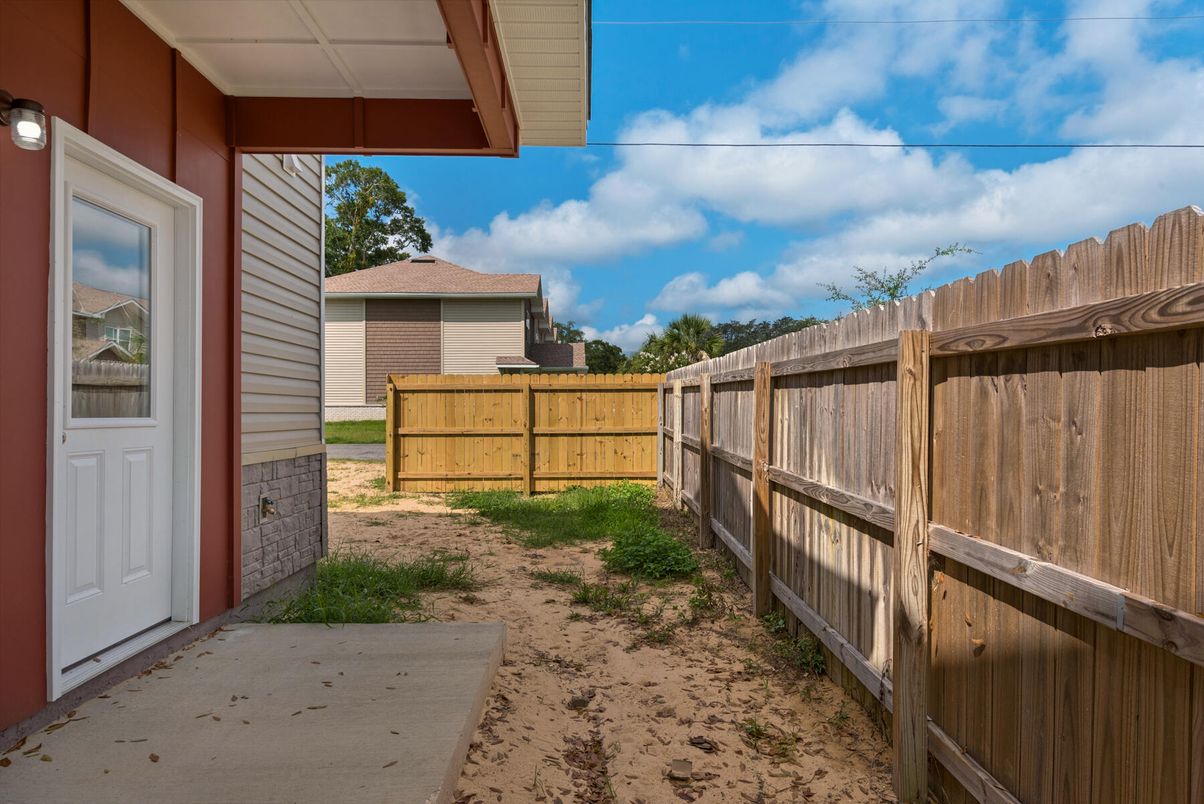 Backyard, Exterior