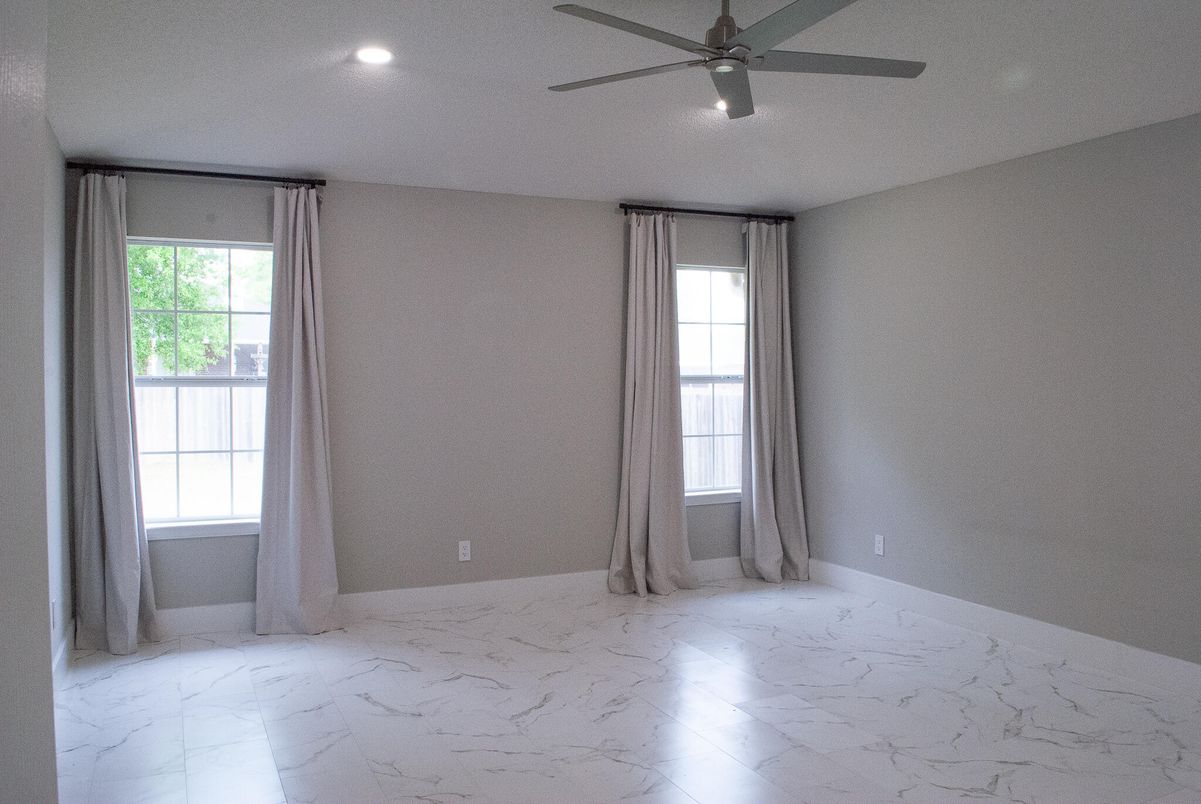Empty room, Interior, Marble, Recessed Lighting