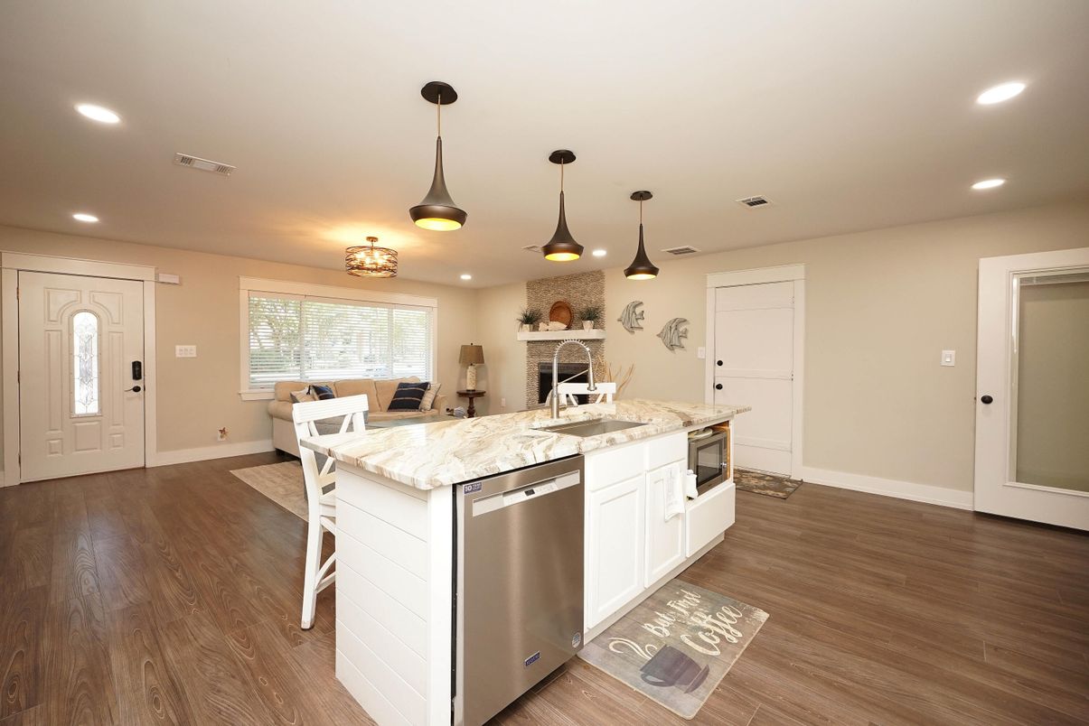 Interior, Kitchen, Pendant Lights, Recessed Lighting, Wood Texture Flooring