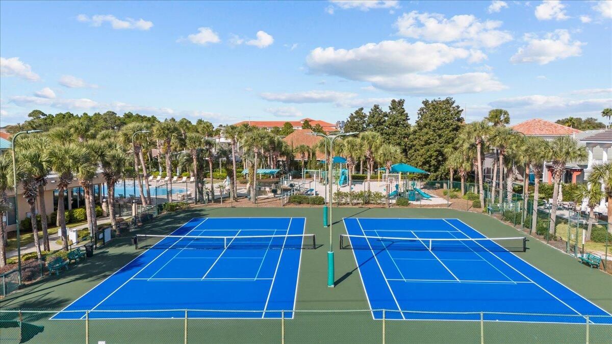 Exterior, Tennis Courts