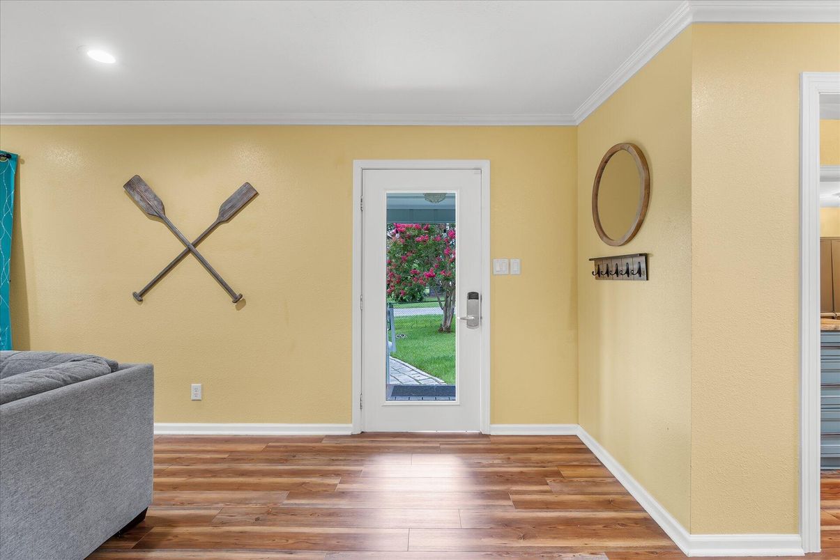Interior, Recessed Lighting, Wood Texture Flooring