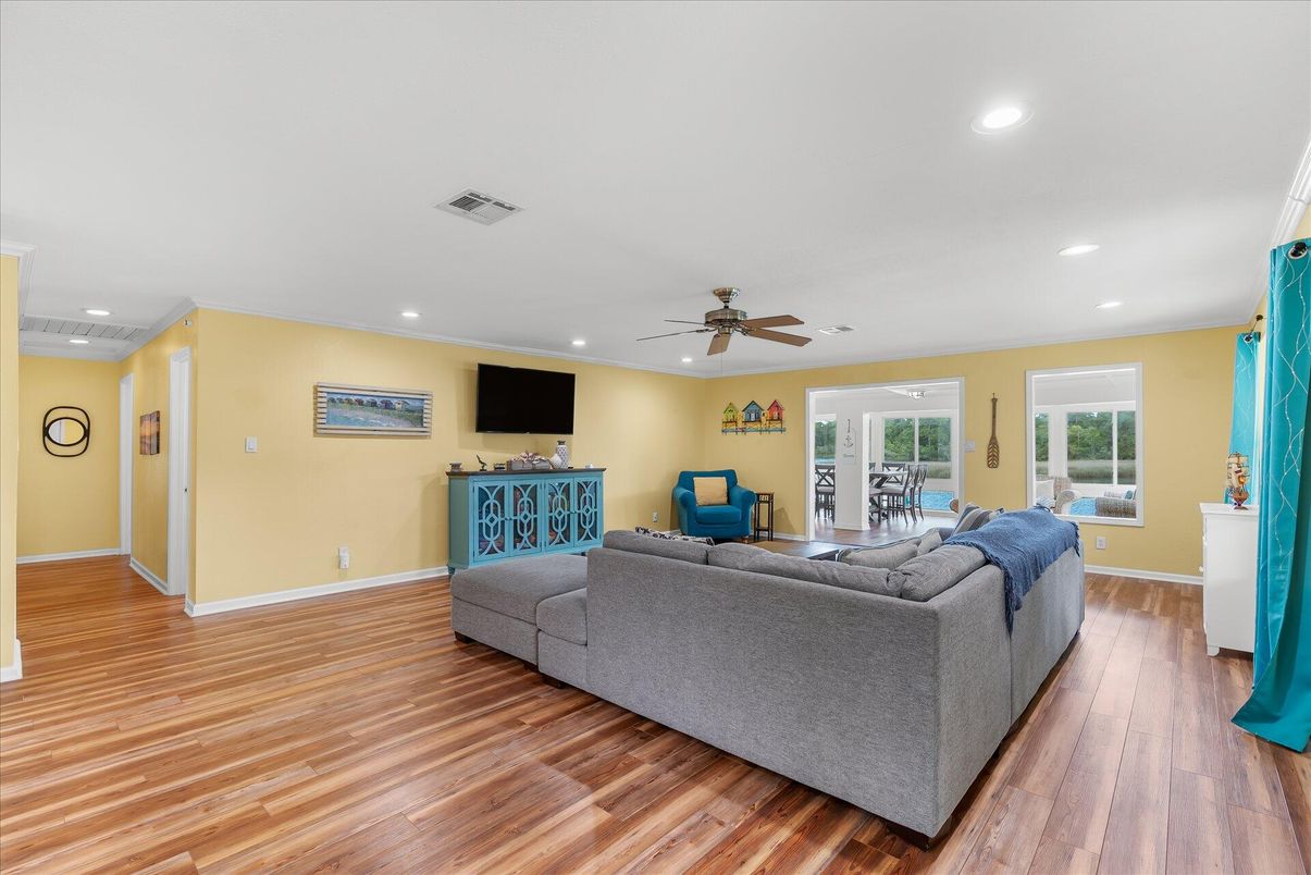 Dining room, Interior, Living room, Recessed Lighting, Wood Texture Flooring