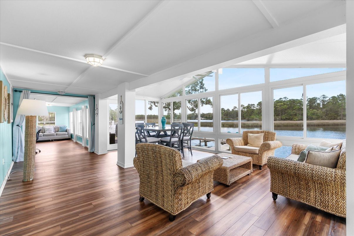 Dining room, Interior, Living room, Sun Room, Water, Wood Texture Flooring