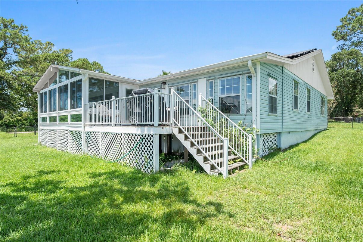 Backyard, Exterior