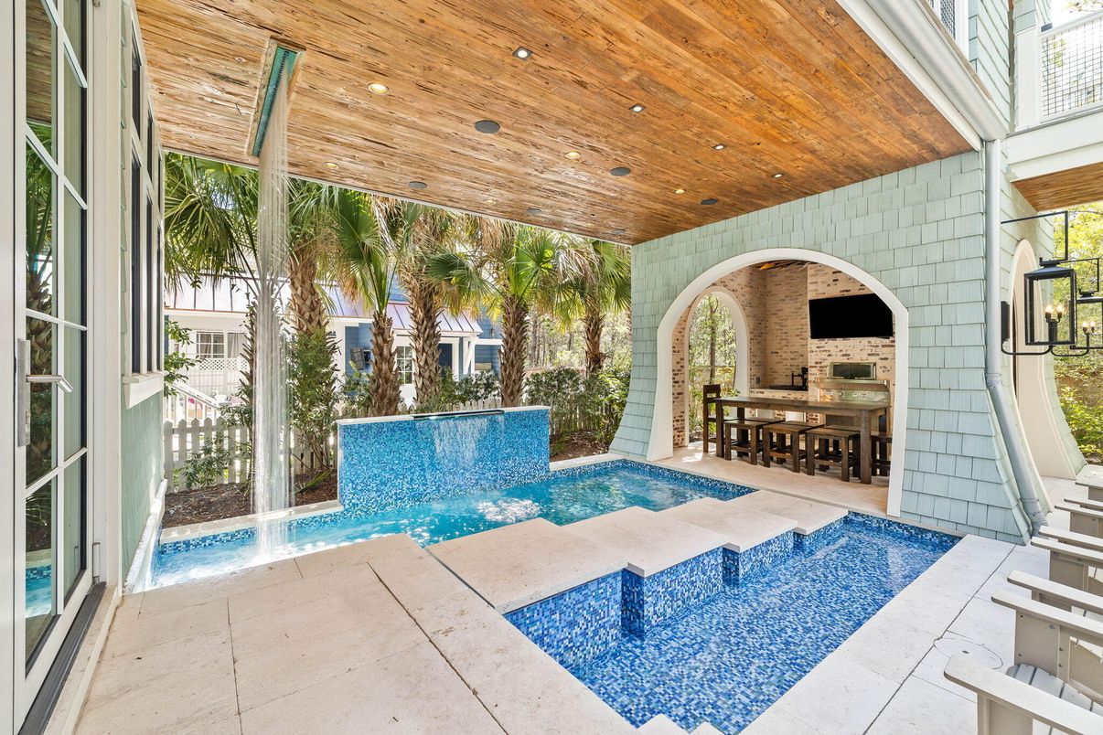 Exterior, Pool