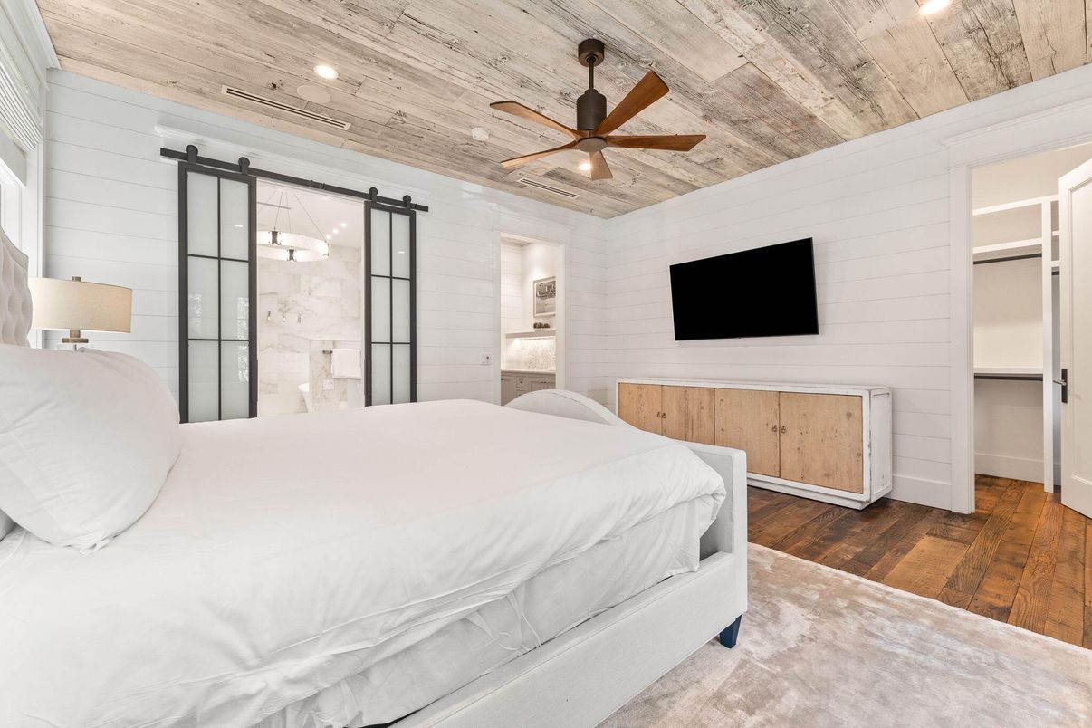 Bedroom, Interior, Recessed Lighting, Wooden Ceilings, Wood Texture Flooring