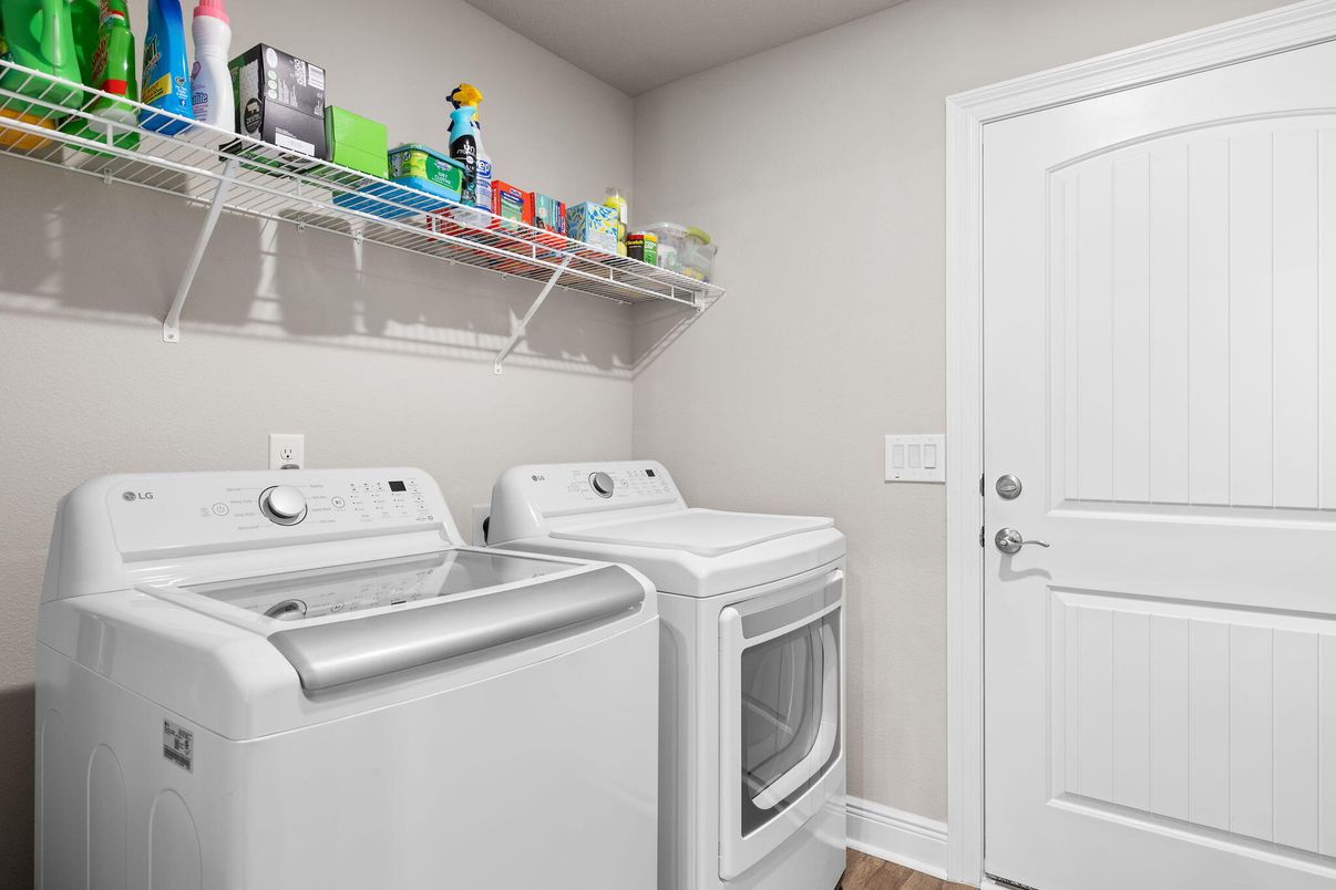 Interior, Washer, Wood Texture Flooring