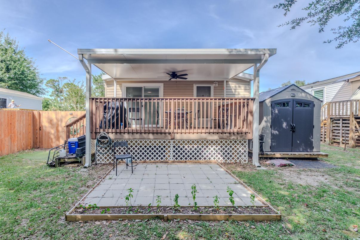 Backyard, Exterior