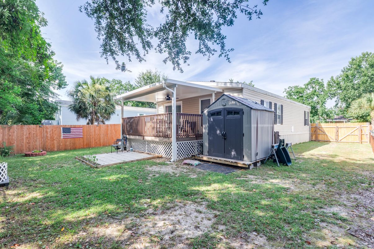 Backyard, Exterior