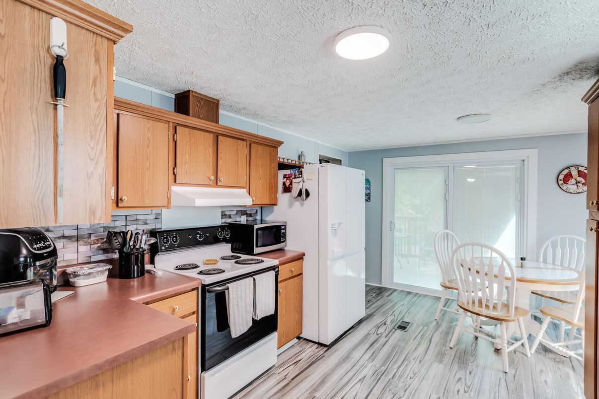 Dining room, Interior, Kitchen, Recessed Lighting, Wood Texture Flooring