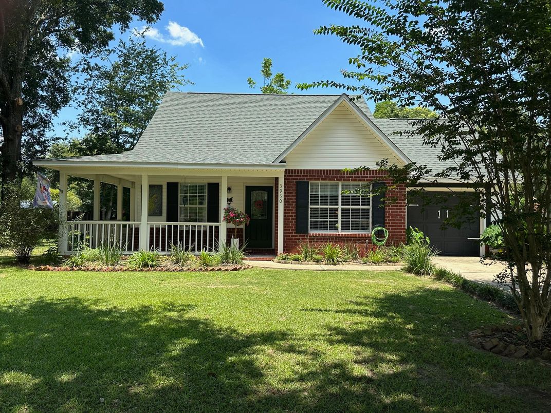 Exterior, Facade, Brick Facade, Ranch