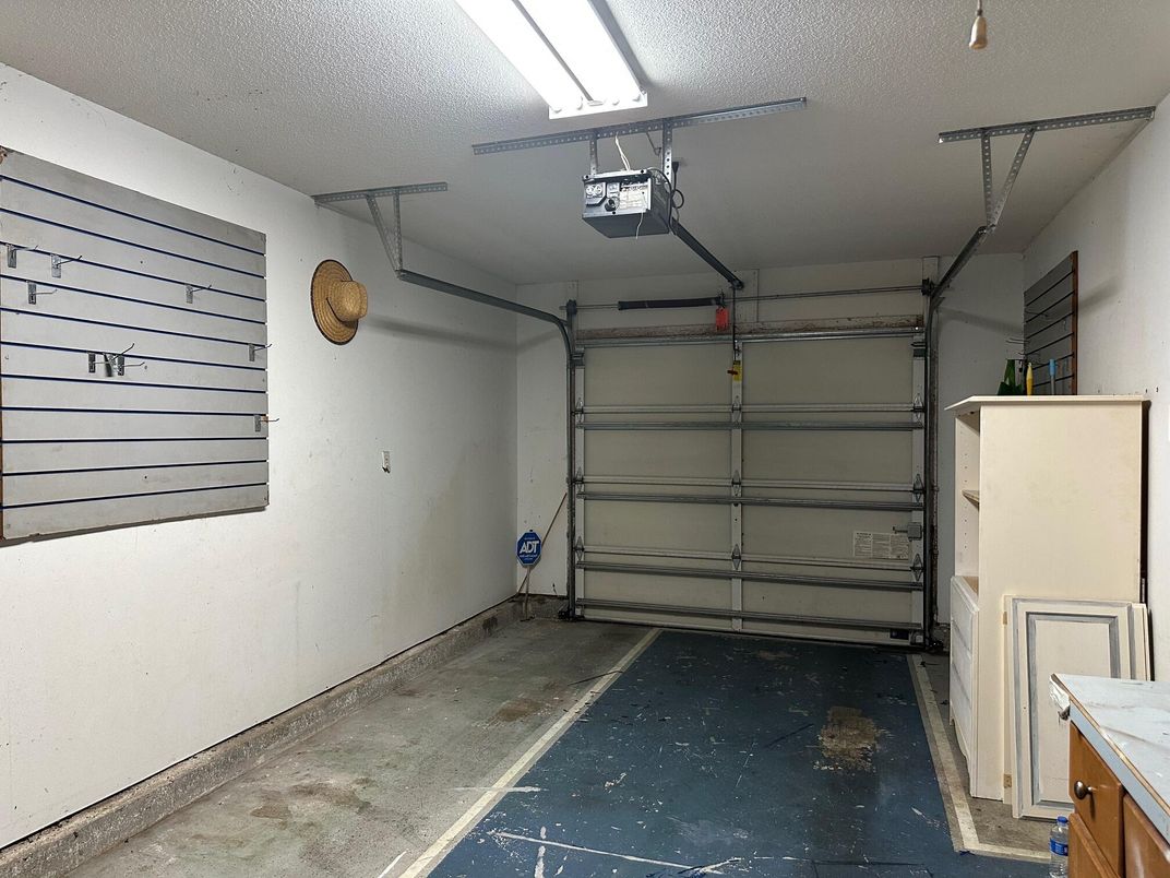 Garage, Interior
