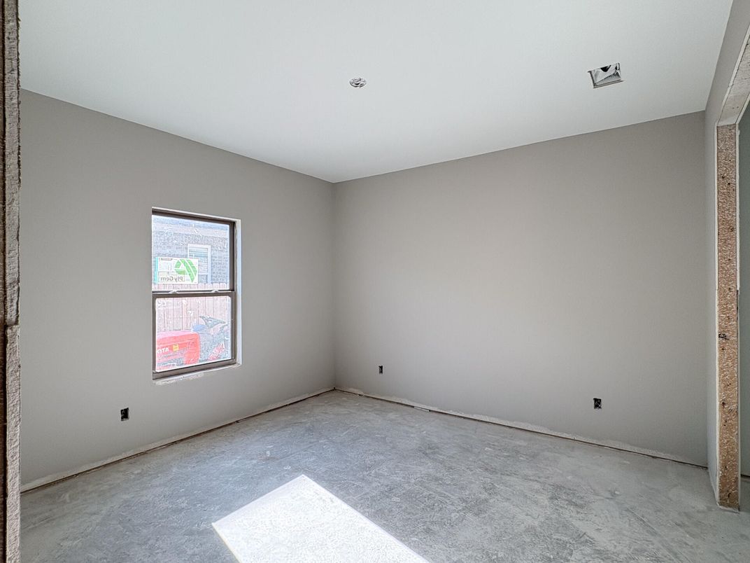 Empty room, Interior