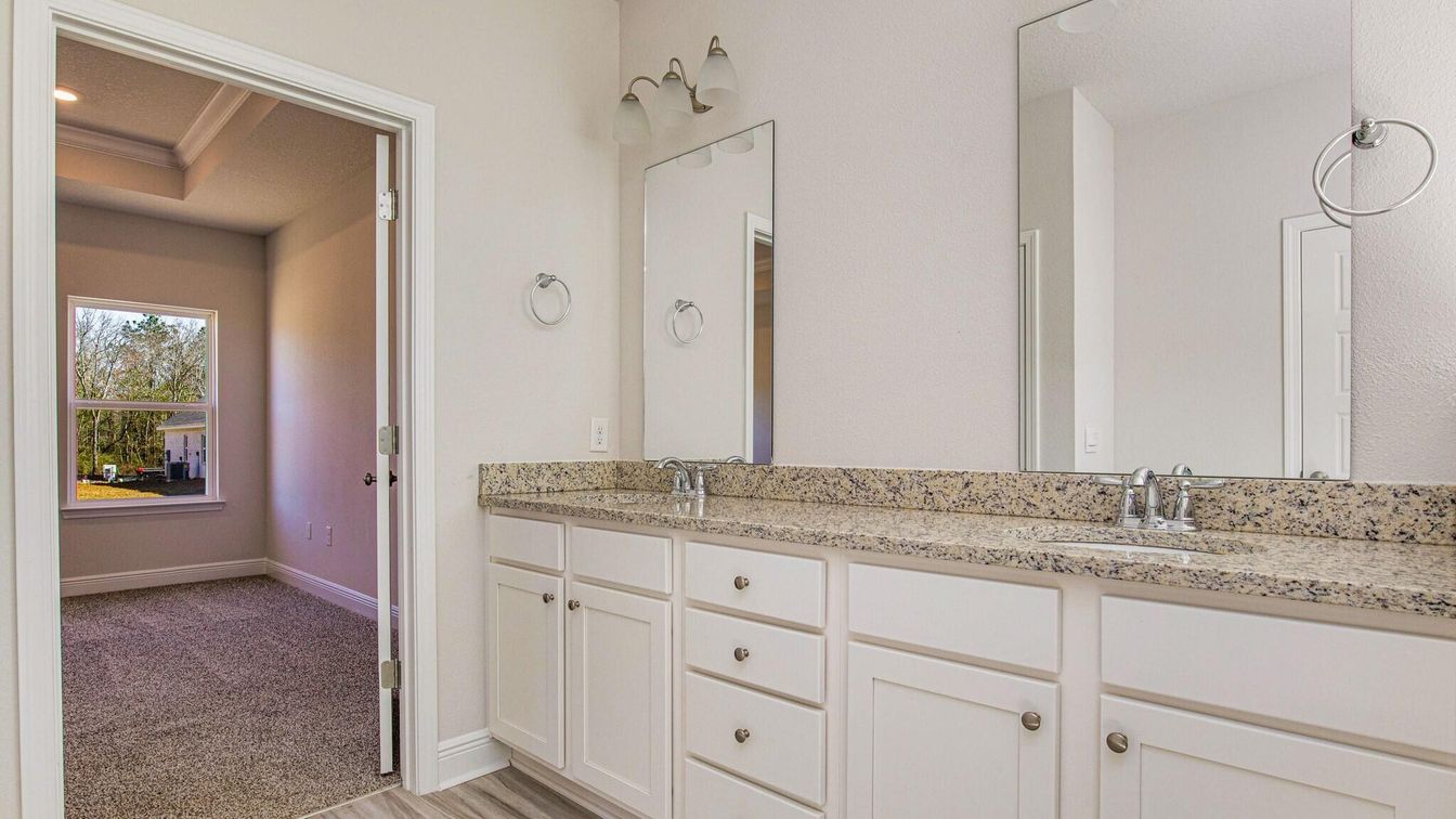 Bathroom, Dual Sink Vanities, Interior, Recessed Lighting