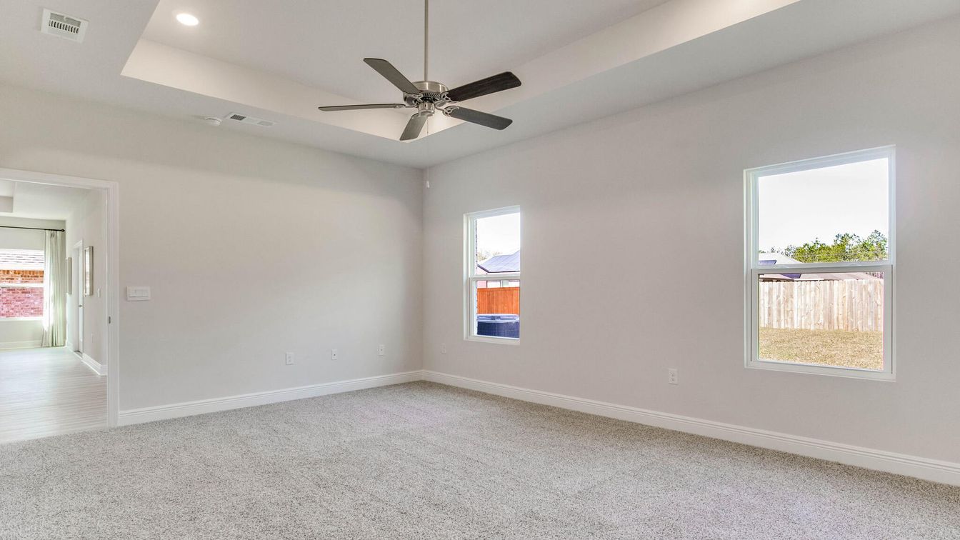 Empty room, Interior, Recessed Lighting