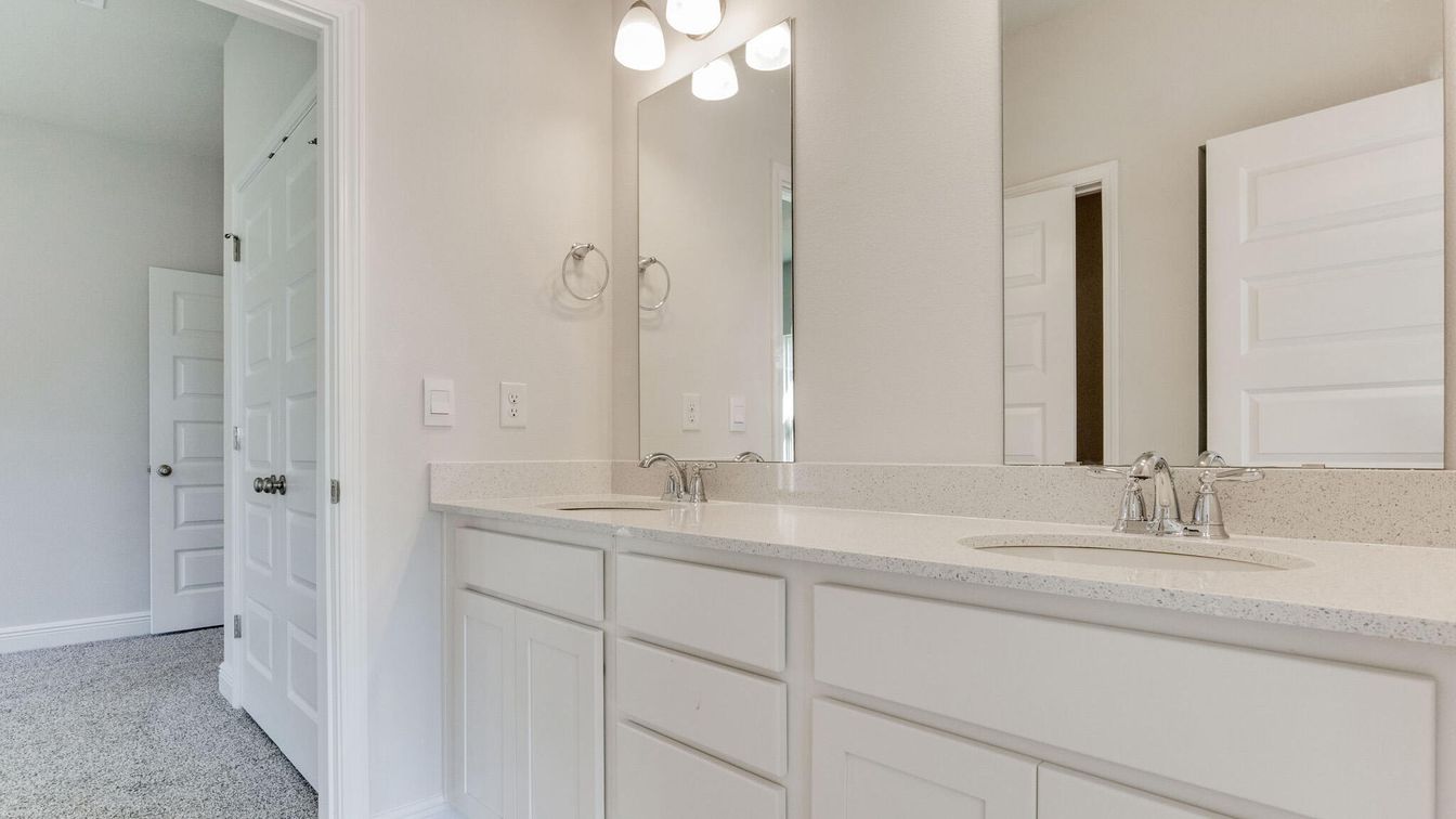 Bathroom, Dual Sink Vanities, Interior