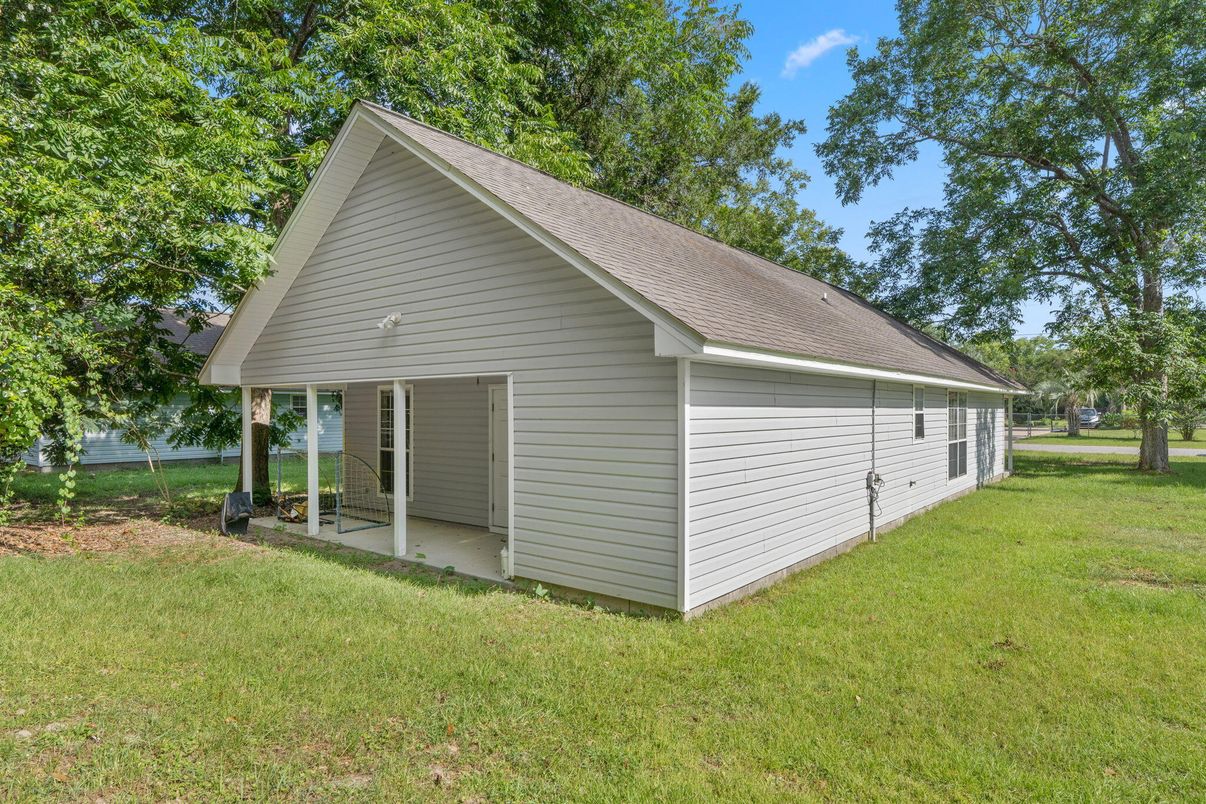 Backyard, Exterior