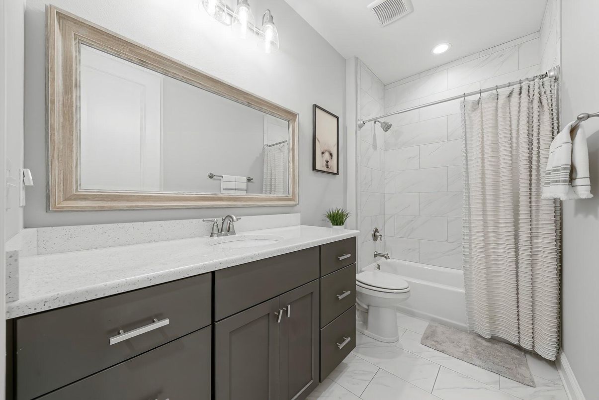 Bathroom, Interior, Marble, Marble Walls, Recessed Lighting