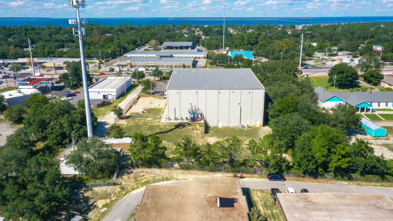 Exterior, Drone