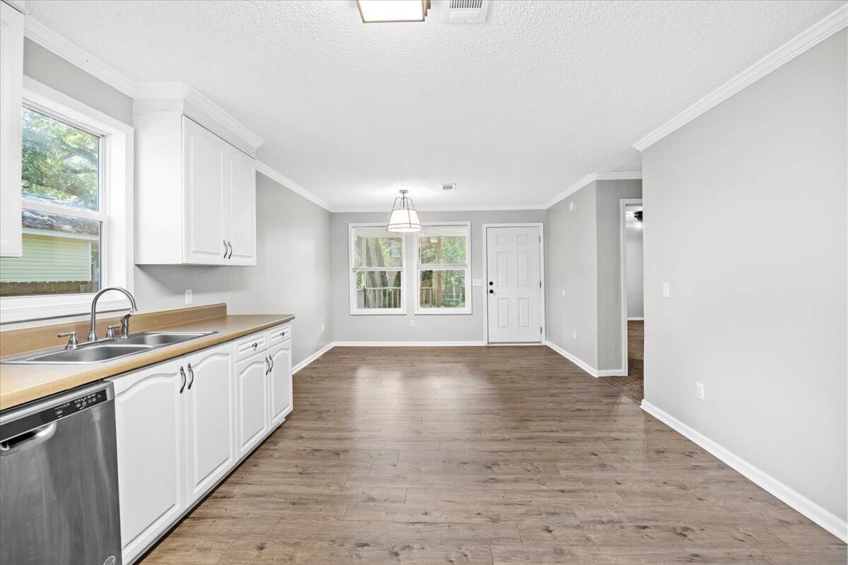Interior, Kitchen, Pendant Lights, Wood Texture Flooring