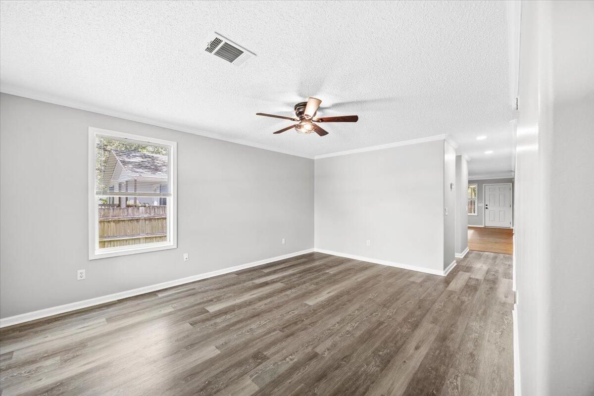 Empty room, Interior, Recessed Lighting, Wood Texture Flooring