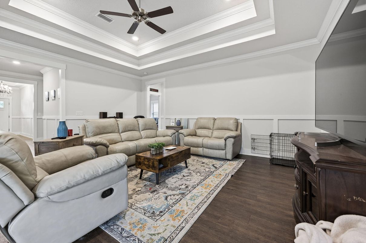 Interior, Living room, Recessed Lighting, Wood Texture Flooring