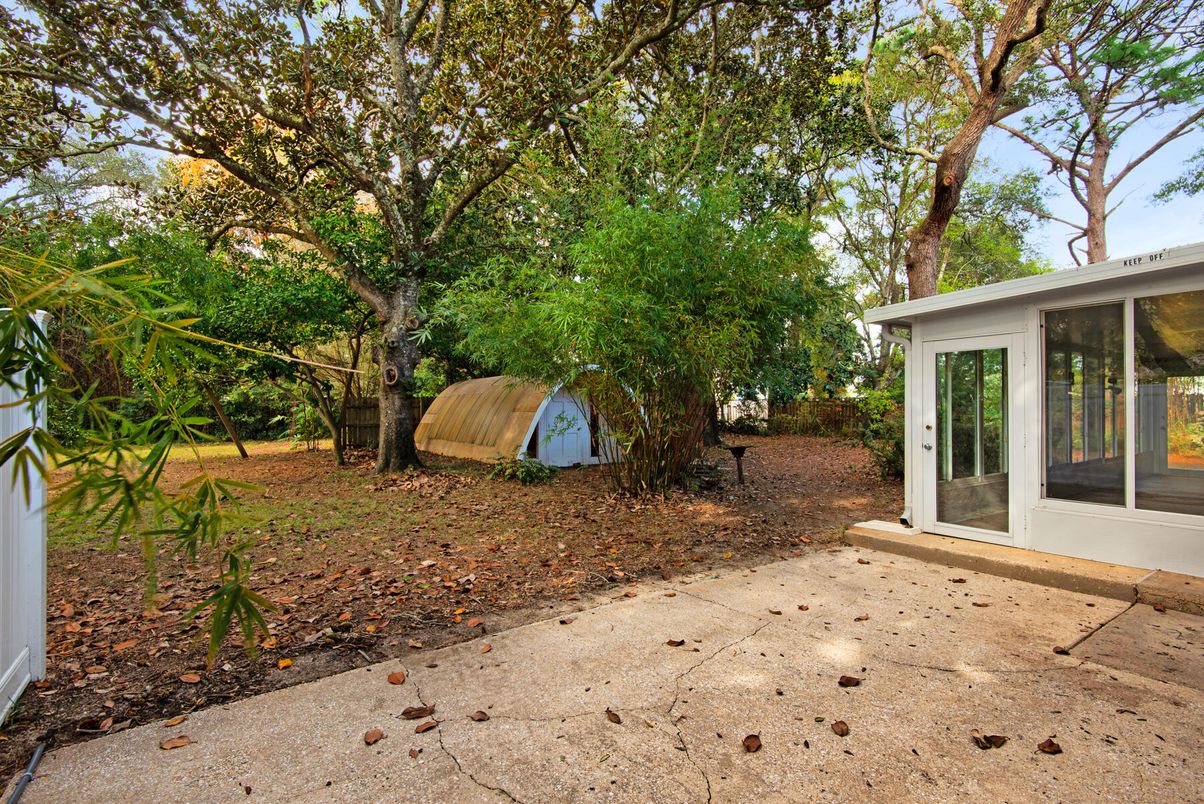 Backyard, Exterior