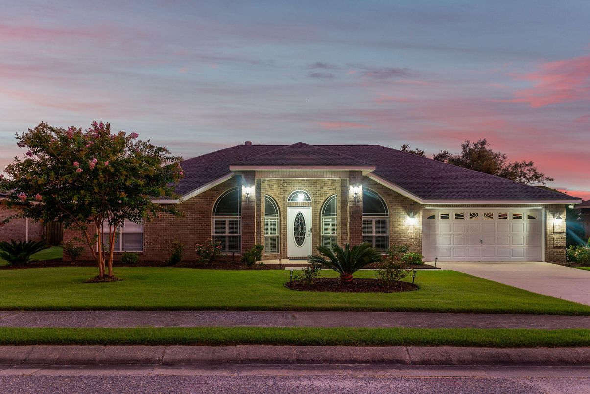 Attached, Exterior, Facade, Brick Facade, Ranch