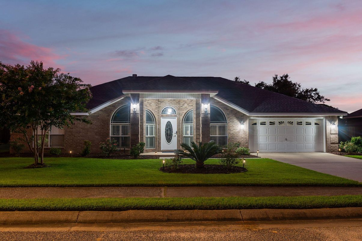 Attached, Exterior, Facade, Brick Facade, Ranch
