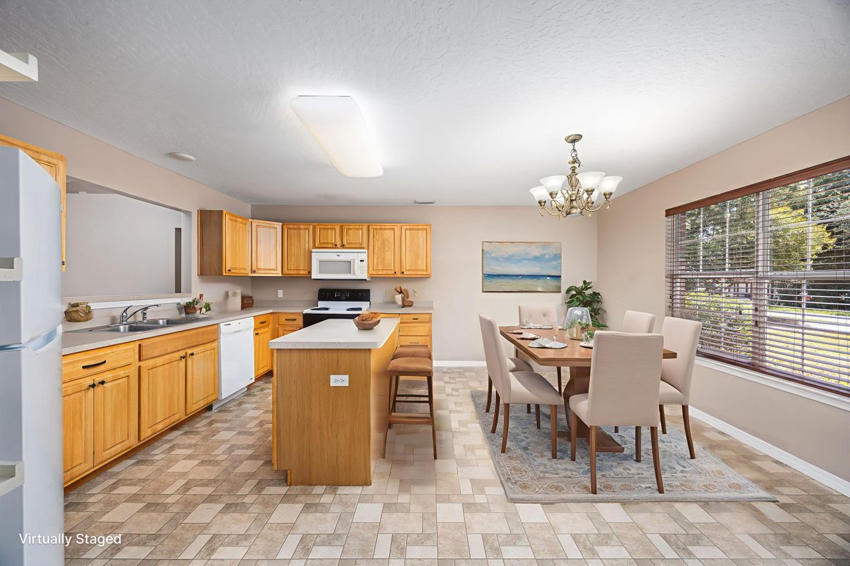 Chandelier, Dining room, Interior, Kitchen