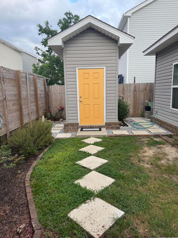 Backyard, Exterior