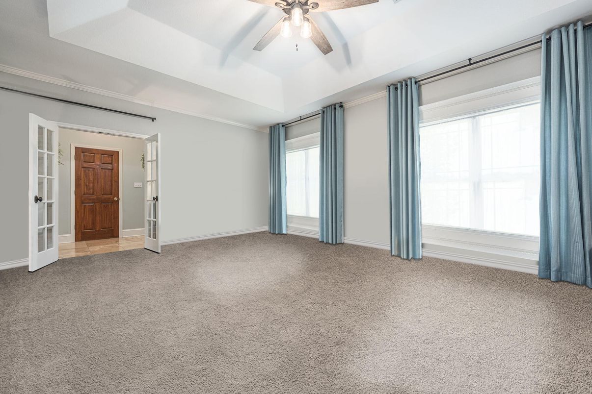 Empty room, Interior
