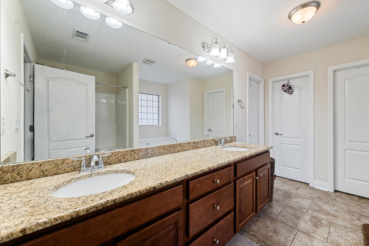 Bathroom, Dual Sink Vanities, Interior