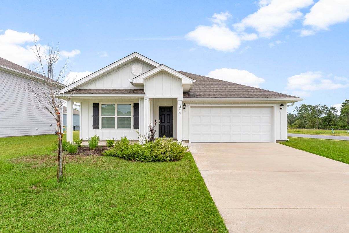 Attached, Exterior, Facade, Ranch
