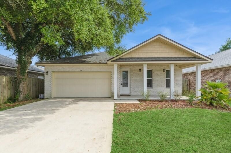 Attached, Exterior, Facade, Brick Facade, Ranch