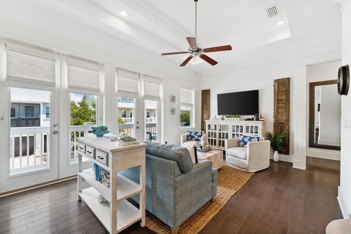 Interior, Living room, Recessed Lighting, Wood Texture Flooring