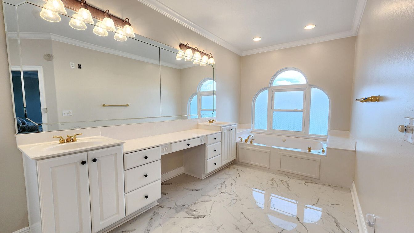Bathroom, Dual Sink Vanities, Interior, Marble, Recessed Lighting